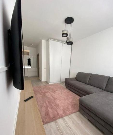 Ofer spre inchiriere garsoniera in cartierul militari residence. - 1