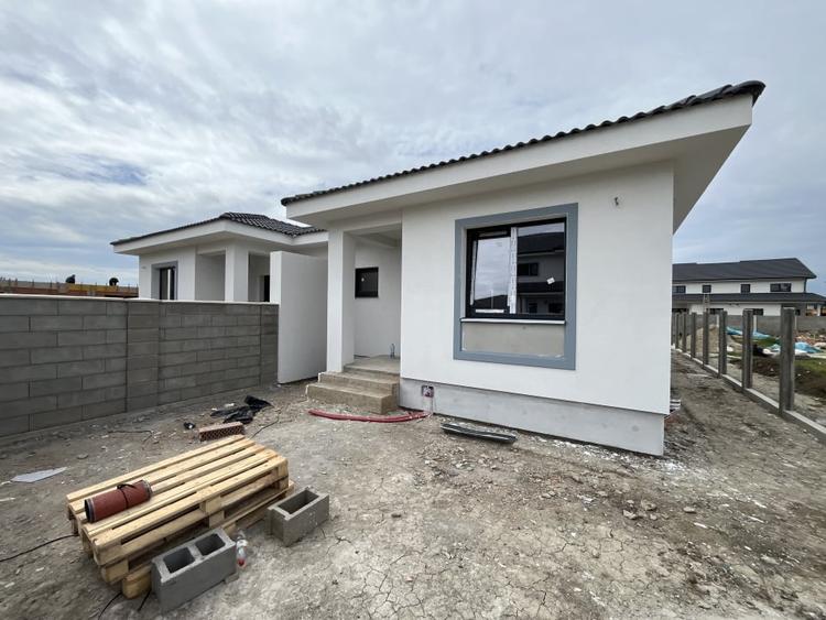 Asfalt, 3 Camere, Zid Despartitor Dublu - 1