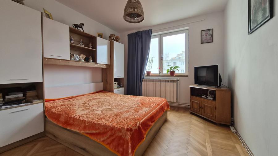 Scoala Generala nr 7 Cta /Piata Brotacei - ap 2 cam, et 4/4 (centrala gaze) - 16