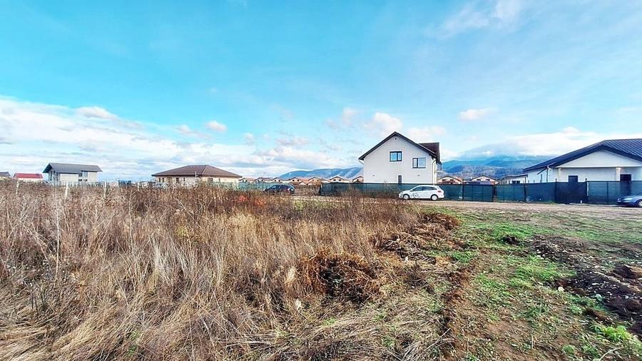 Vând teren comuna Cristian jud Brașov 714 metri patrați preț 78.000 E - 13