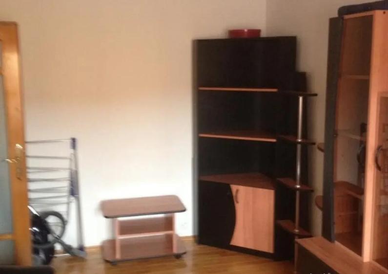 Republicii, zona buna, 2 camere, decom., etaj 3 - 1