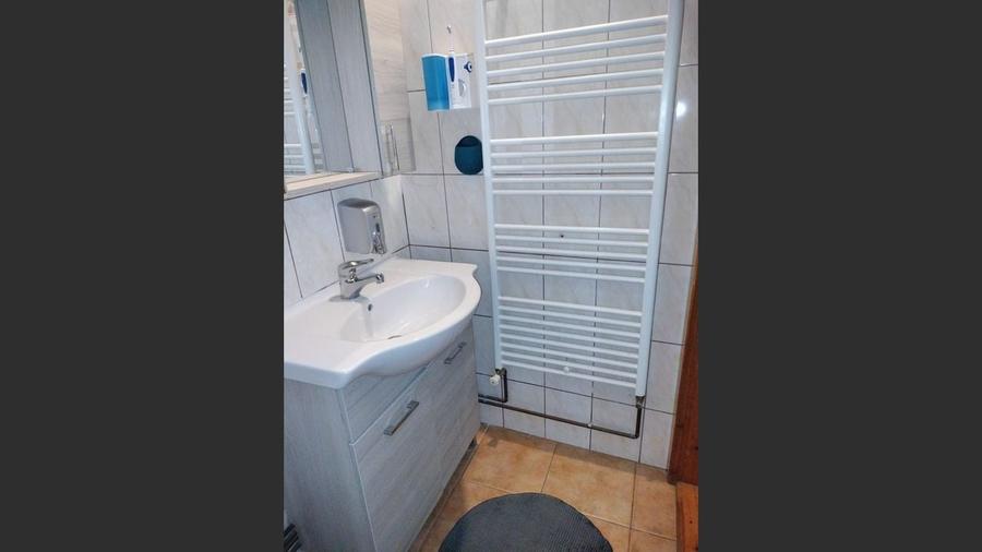 Casă Înșiruită pe Parter – Renovată Integral – Terasă + Curte - 10