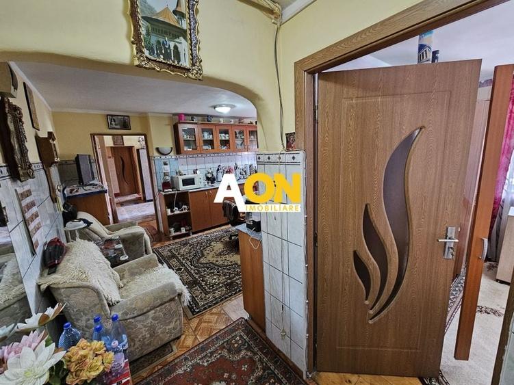 Apartament 3 camere, etaj 1, zona Piata Cetate - 8