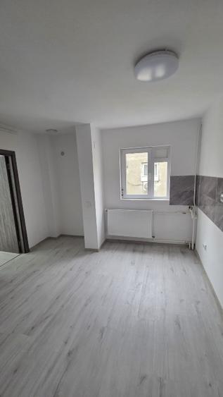 TINERETULUI - METROU - 5