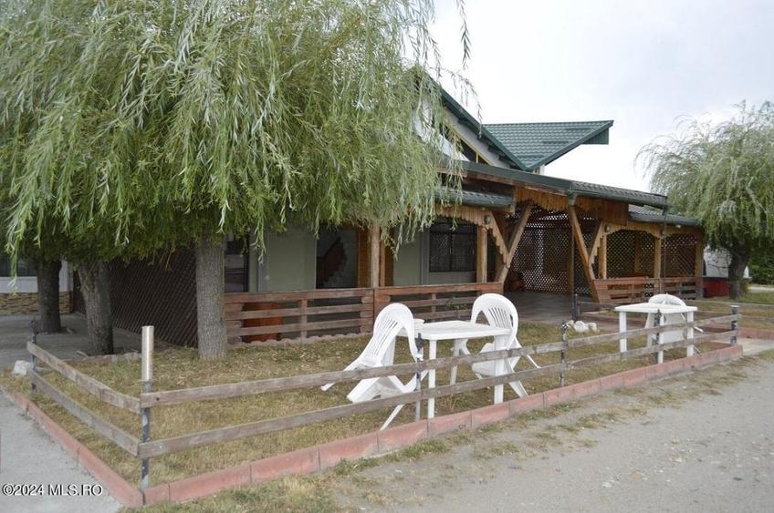 Maracineni - Argeselu, Popas - Restaurant - Cazare, teren 2787 mp - 3