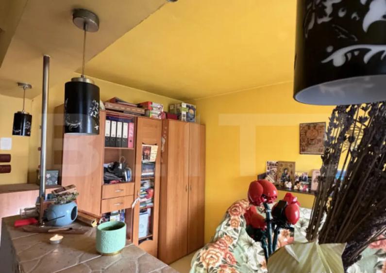 Apartament central, 3 camere, zona Plopilor - 1