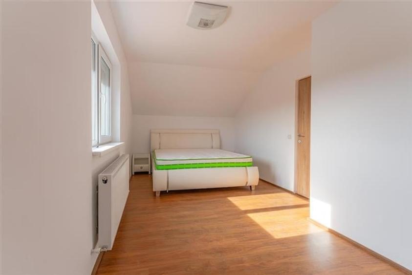 Vila noua, terasa, curte, garaj, cadru armonios, Sanpetru, Brasov - 27