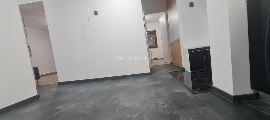 Apartament cu 3 camere decomandat în Central Apartament cu 3 camere decomandat în Central