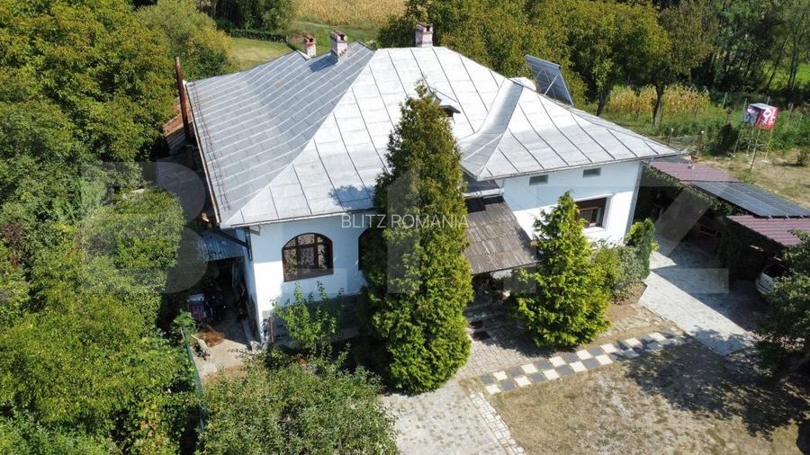 Casa de vacanta 215 mp si 4000 mp teren, zona Lelesti