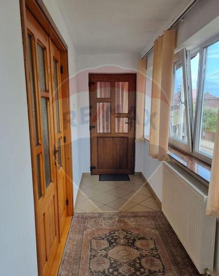 Apartament cu 3 camere de vanzare in zona Central Radauti - 1