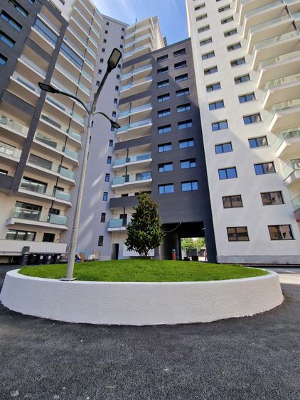 Penthouse cu 4 camere decomandat în Mihai Bravu