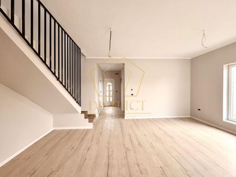 Duplex cu 4 camere, despărțit prin camera tehnica | Mosnita Veche - 2