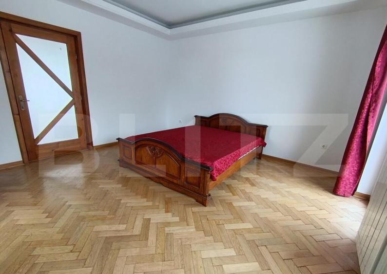 Casa Ultracentral cu 5 camere in suprafa?a de 300 mp ?i - 36