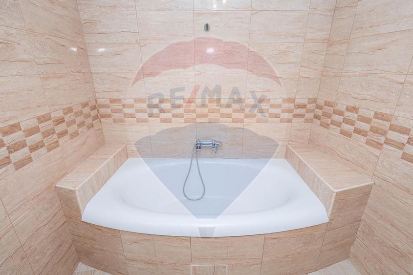 Casa 5 camere + spațiu comercial zona centrala - 12