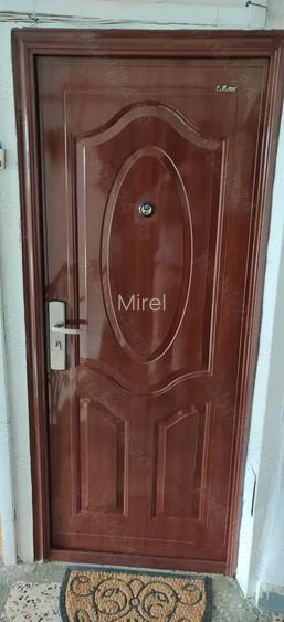 Apartament doua camere de vanzare complet mobilat ?i utilat.