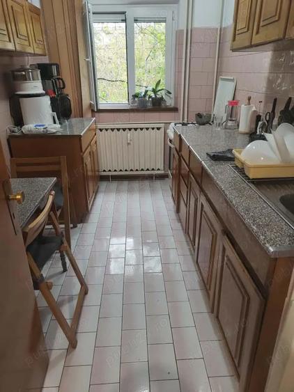 Inchiriez apartamment doua camere decomandate - 2