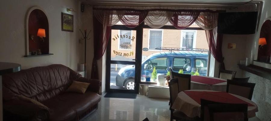 Inchiriez. Spatiu comercial stradal. In centru istoric. Bra?ov. - 1
