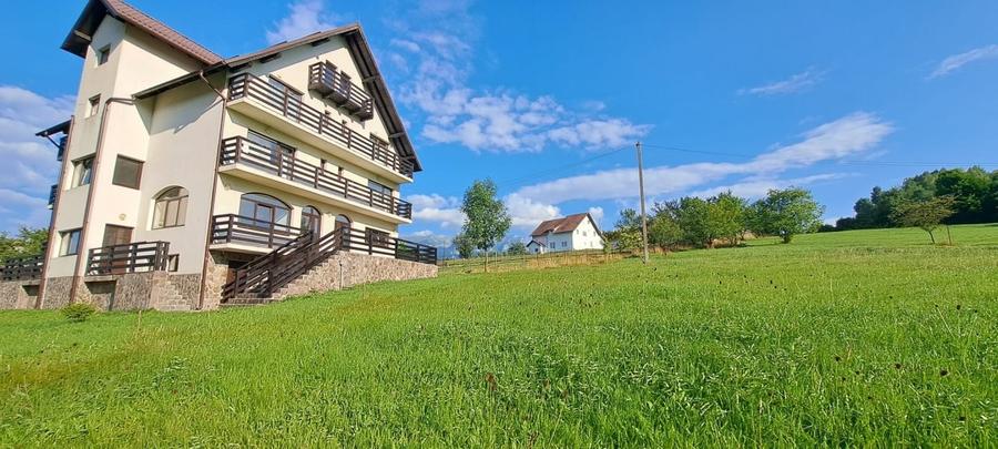 Pensiune - Moeciu de Jos - sat Simon - D+P+ 2 etaje+ M - 1