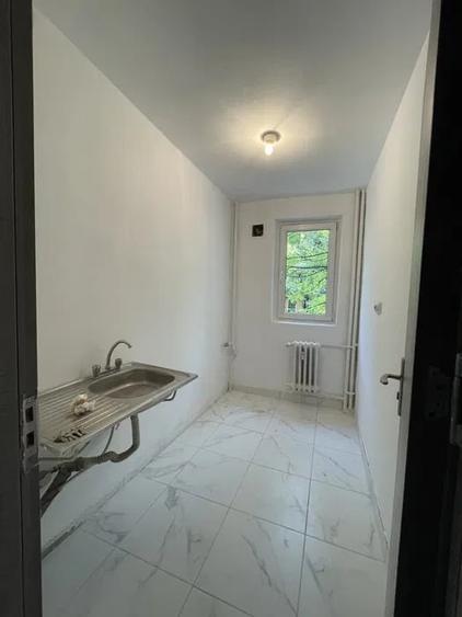 Apartament cu 2 camere, decomandat, etajul 1/4, zona Podu Ros - 6