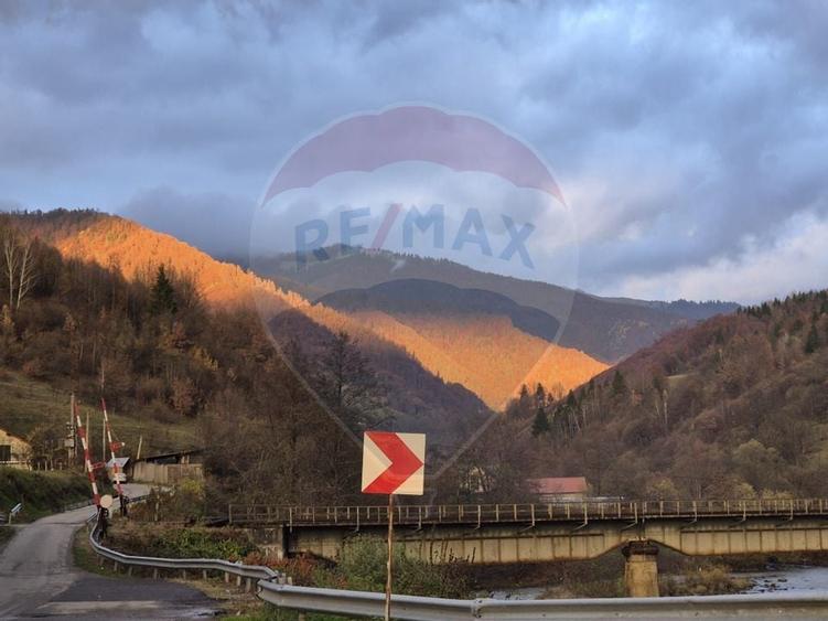 Casă / Vilă cu 7 camere de vânzare - 1