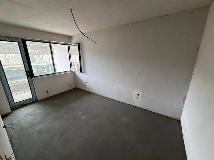 Apartament cu 2 camere decomandat in Hlincea la etajul 1, bloc cu lift - 2
