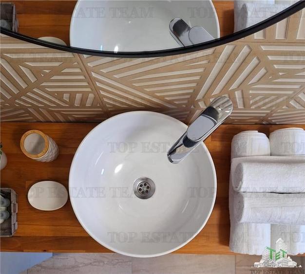 Pensiune premium de vanzare in Voronet - 1.610 mp utili, teren 1.021 mp, afacere - 5