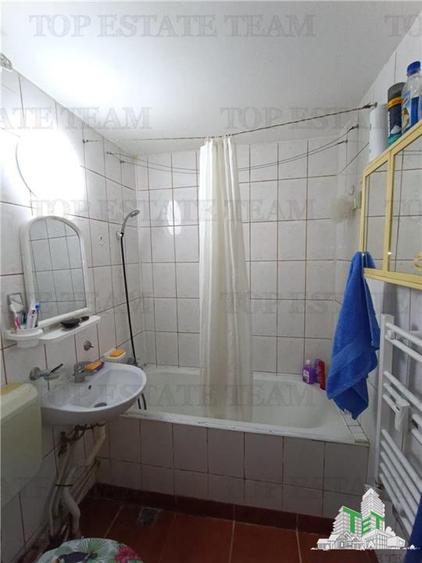 Apartament frumos cu doua camere la parter plus boxa intr-un bloc reabilitat din - 9