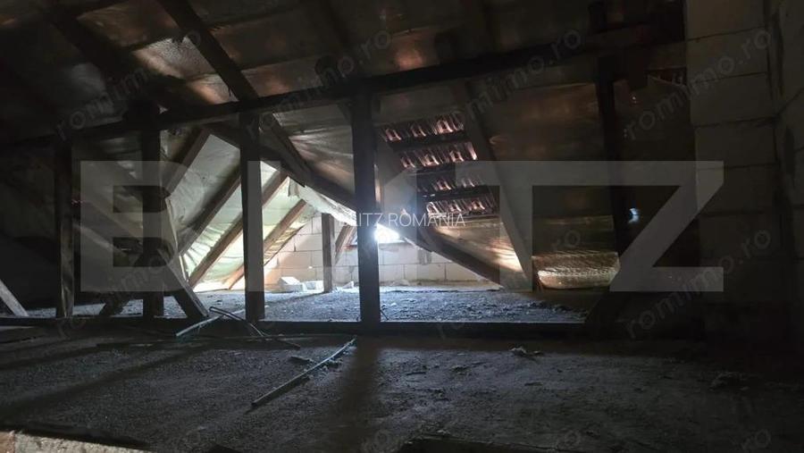 Casa cu 4 camere, 223 mp, 1330 mp teren