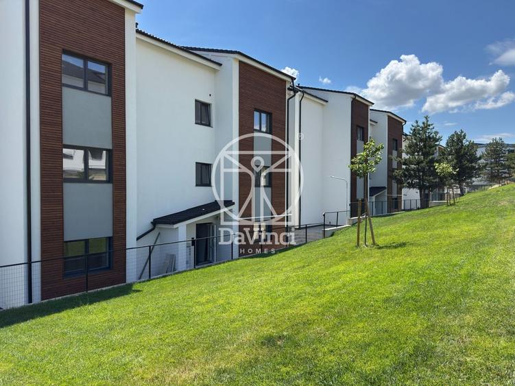 Apartament cu 3 camere semidecomandat în Exterior Vest