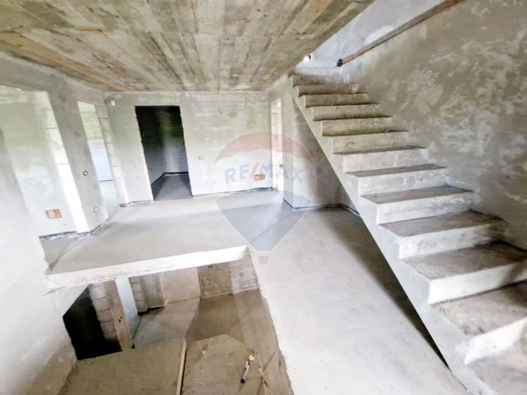 Casă spațioasă S+P+1E+M și teren generos 1664 mp - 7