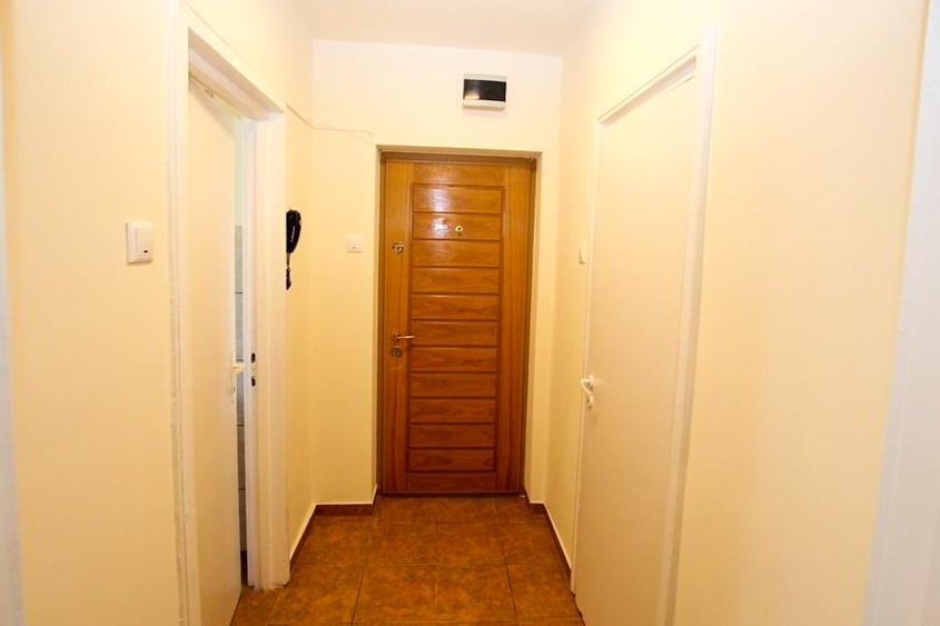 3 camere de inchiriat Al. Compozitorlilor 13 - 21