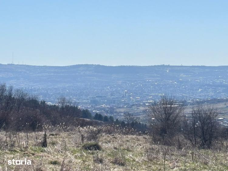 Teren de 1000 mp, în Iris