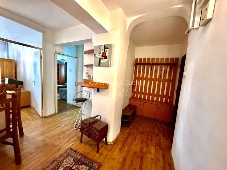 Apartament cu 3 camere,80mp,parcare, Zona Semicentrala Apartament cu 3 camere,80mp,parcare, Zona Semicentrala