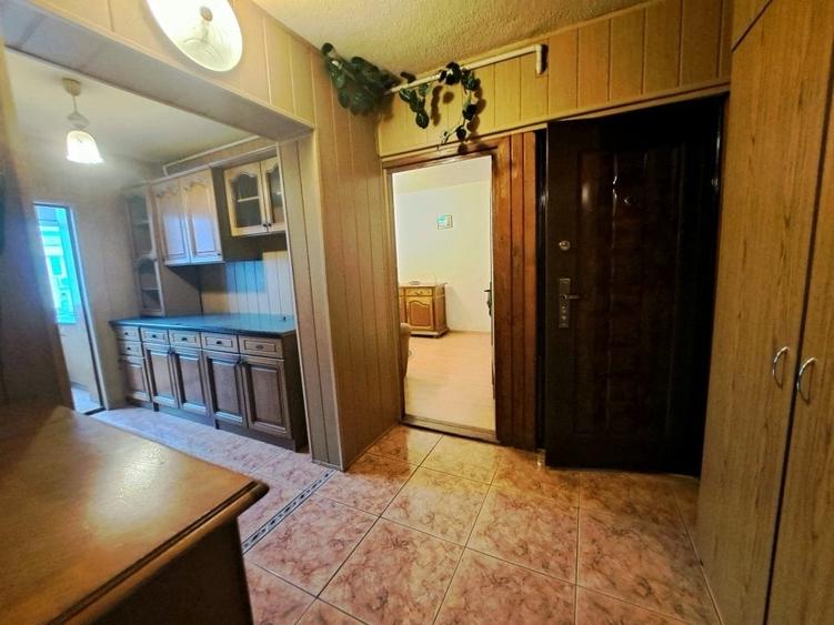 Vanzare Apartament 2 Camere, Decomandat , Micro 12 Targoviste - 10