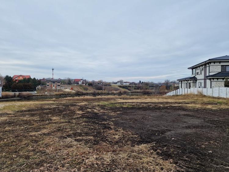 De Vanzare! Teren intravilan cu deschidere la lac - 6