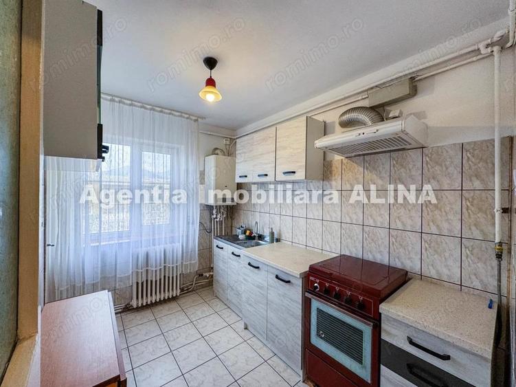 Ap. 3 camere in Deva, zona Gojdu, Aleea Pacii, 70 mp, semidecomandat, etaj 4. - 4