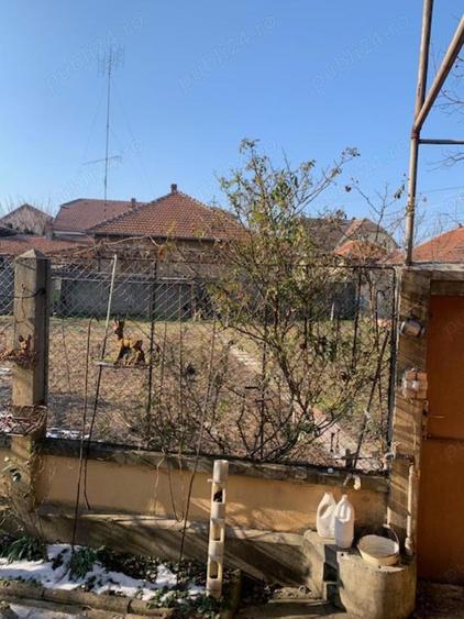 Vand casa si teren , str.Independentei , zona linistita - 4