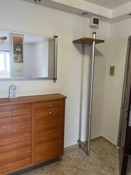 Inchiriez apartament 2 camere - 4