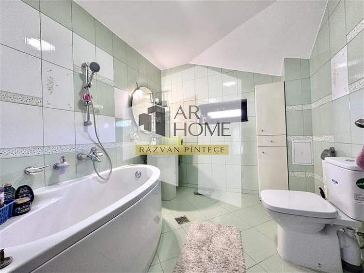 Proprietate impresionanta cu piscina interioara, zona centrala, Ploies - 35