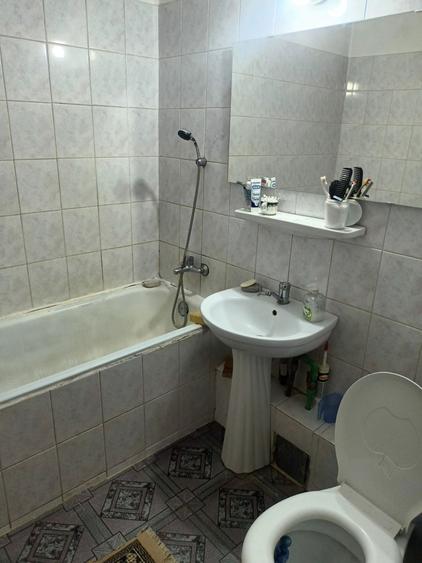 Inchiriez ap 3 camere zona sebastian sector 5 - 5