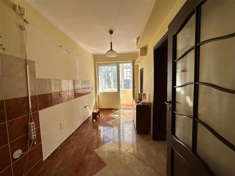 Apartament cu 3 camere, 64 MP, in Piata Mihai Viteazu - 5