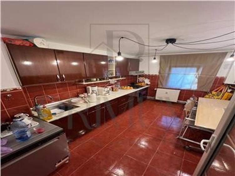 MIRCEA CEL BATRAN - 3 Camere - 2 bai - PARTER INALT - Centrala termica - 1