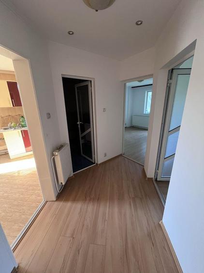 De vanzarea apartament 2 camere Roman - 5