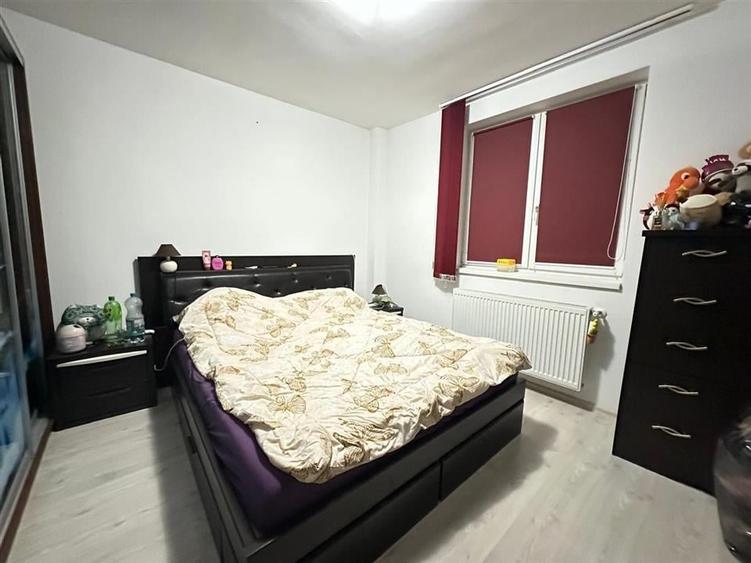 Apartament 3 camere balcon loc de parcare zona Lazaret - 2