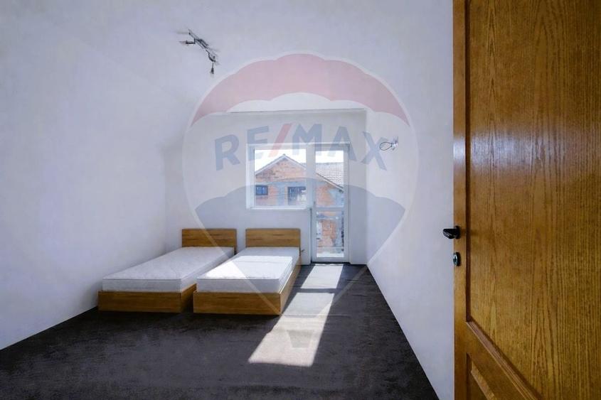 Casă / Vilă cu 5 camere de vânzare - 7