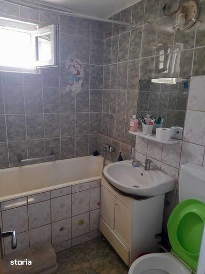 Apartament cu 3 camere în Berceni
