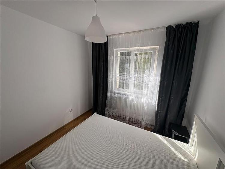 Apartament cu 2 camere semidecomandat în Florilor