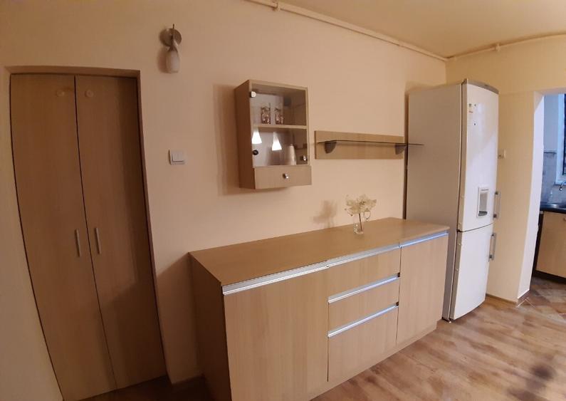 Apartament 4 camere renovat si semimobilat zona 700 - 8