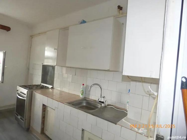 Vand apartament 4 camere decomandat, 82 mp Str. Mircea cel Batran - 2