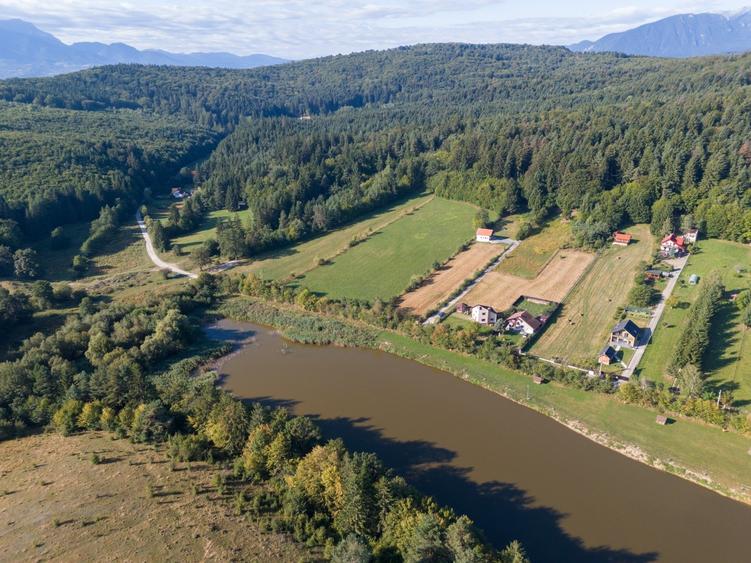 Teren intravilan 3300mp- Vulcan Brasov langa Lac si padure - zona turistica - 5